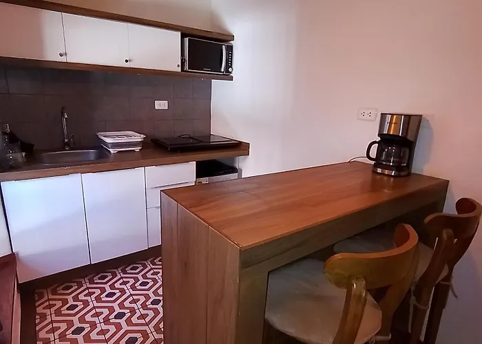 Apartamento Familiar Con Balcón Y Vista A La Ciudad, Centro