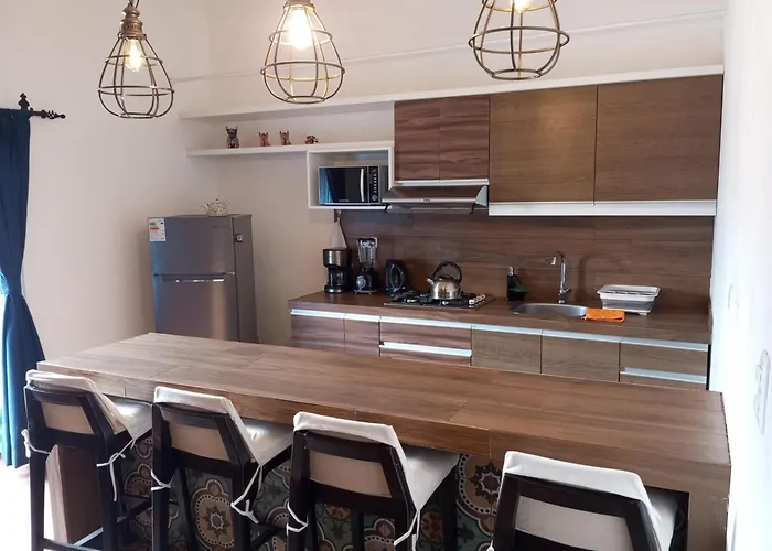 Apartamento Familiar Con Balcón Y Vista A La Ciudad, Centro